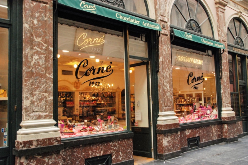 vente-CABRIS-min_chocolate_chocolaterie_shop_luxury_chic_gallery_brussels_belgium-558146